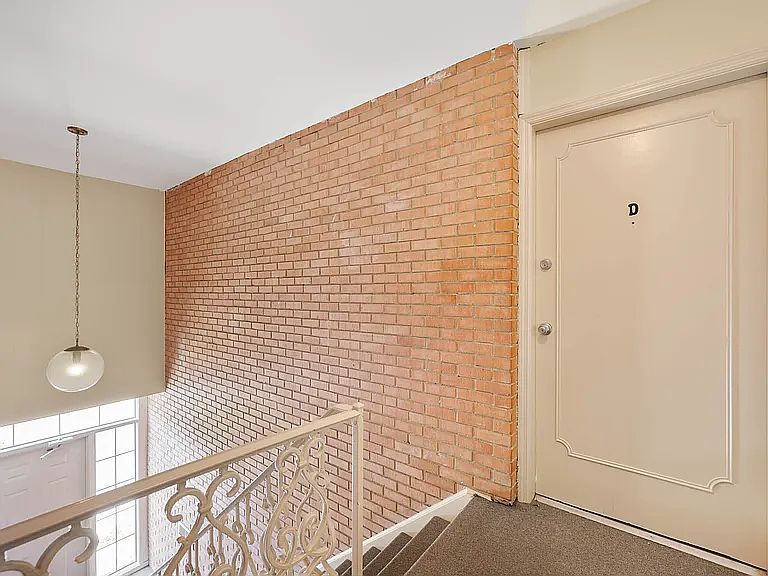 8503 Canterbury Sq W photo 2