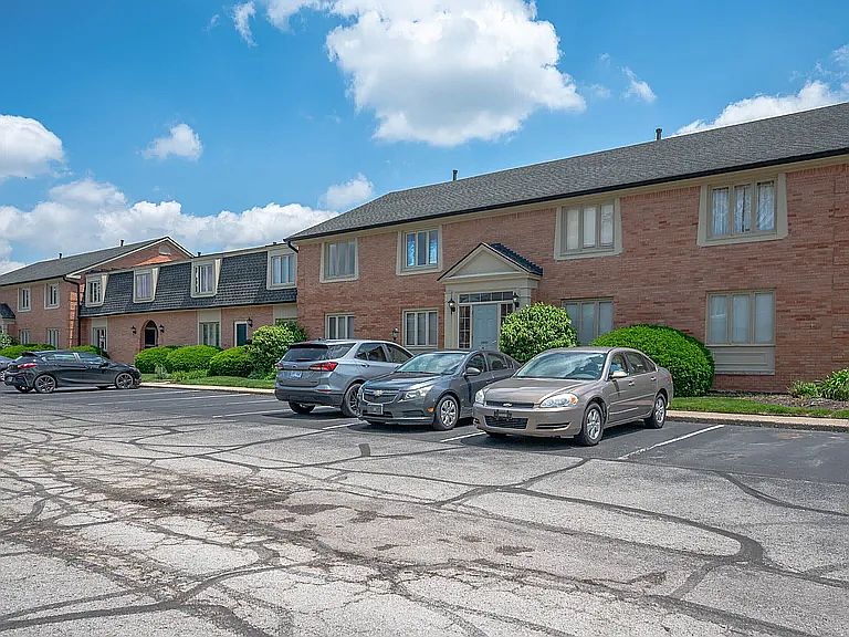 8503 Canterbury Sq W photo 3