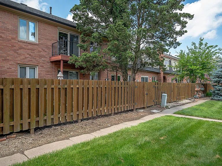 8503 Canterbury Sq W photo 4