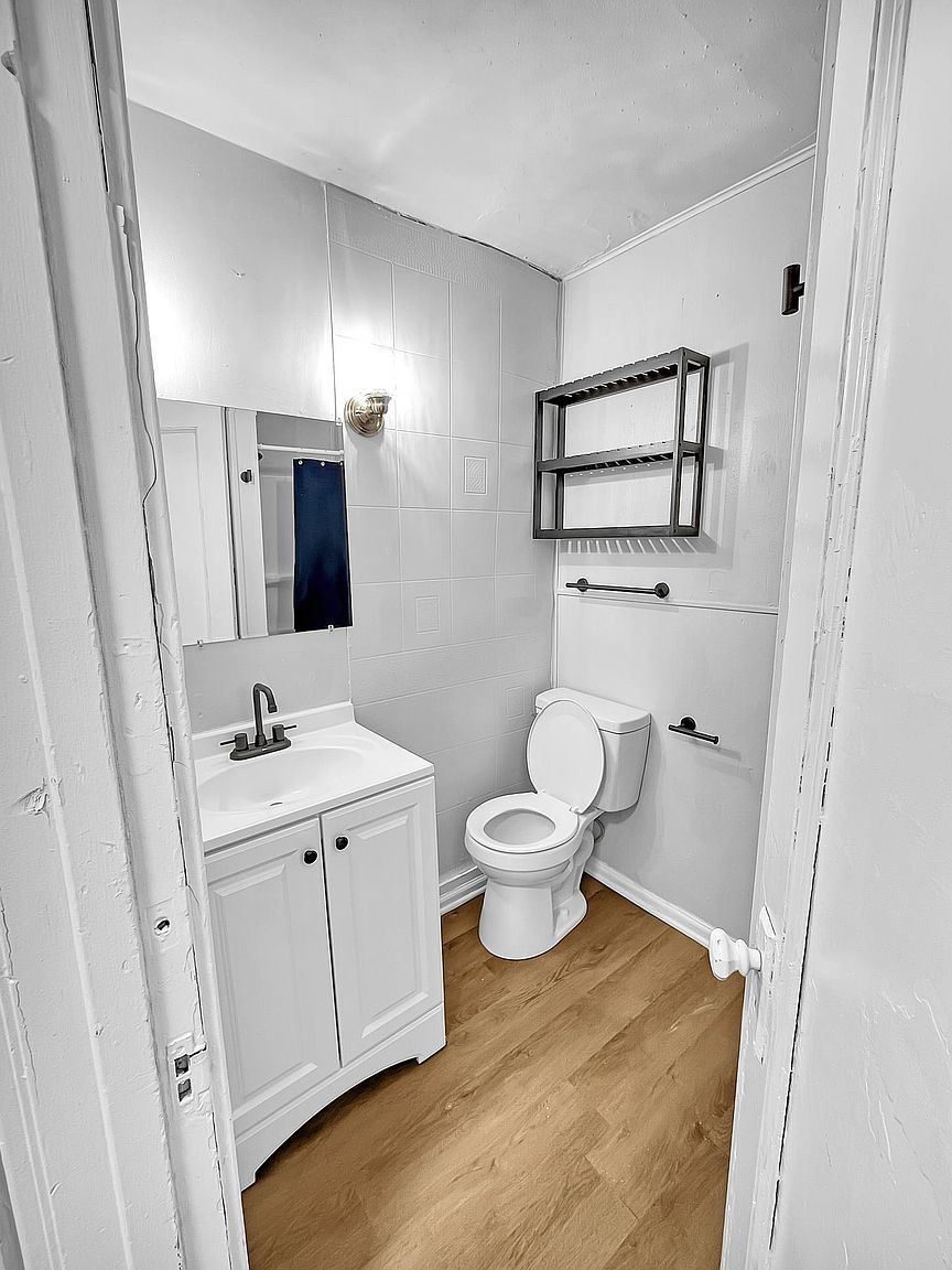 607 S 5th St #4 photo 2