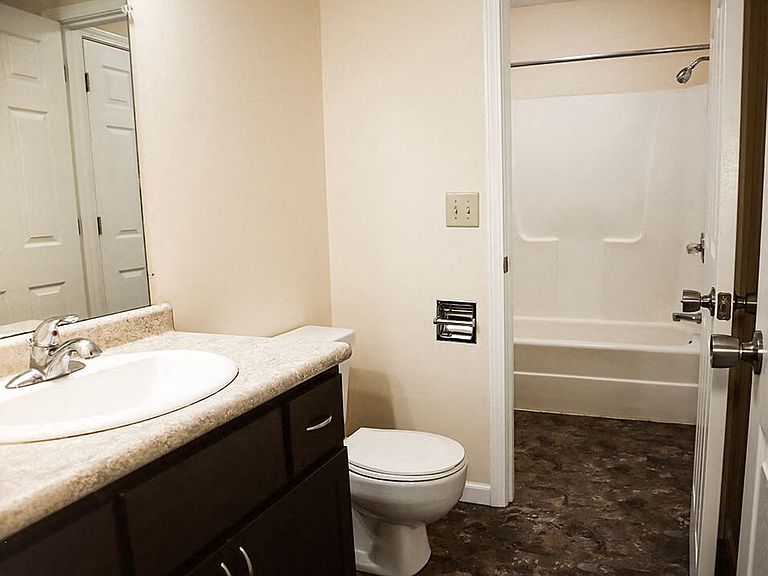 100 Village Dr photo 2