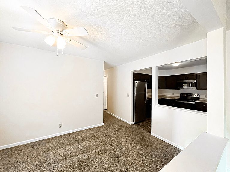 100 Village Dr photo 3