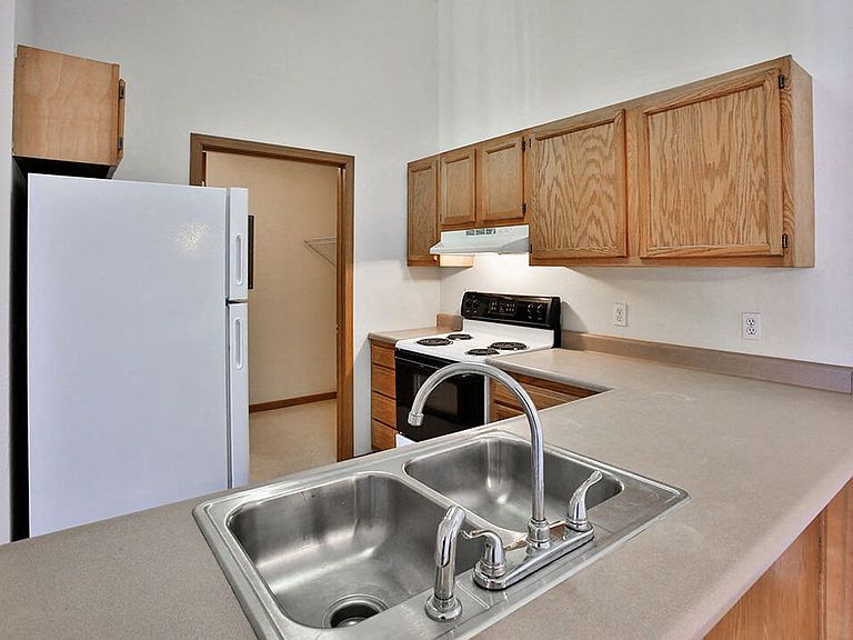 1200 E Elmwood Dr photo 6