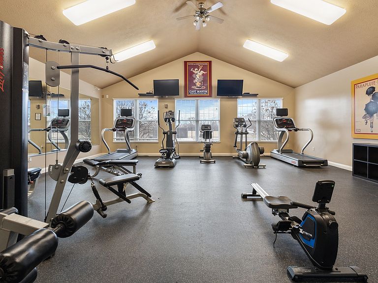 4201 Locust St photo 8