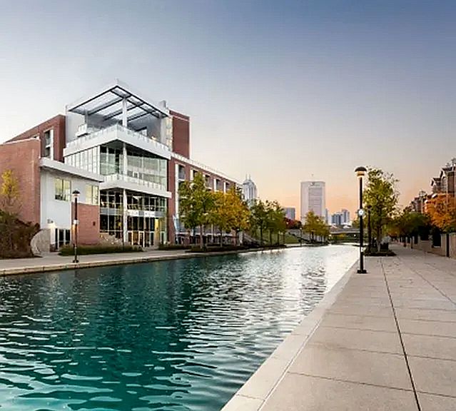 335 W 9th St photo 2