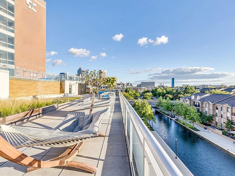 335 W 9th St photo 8