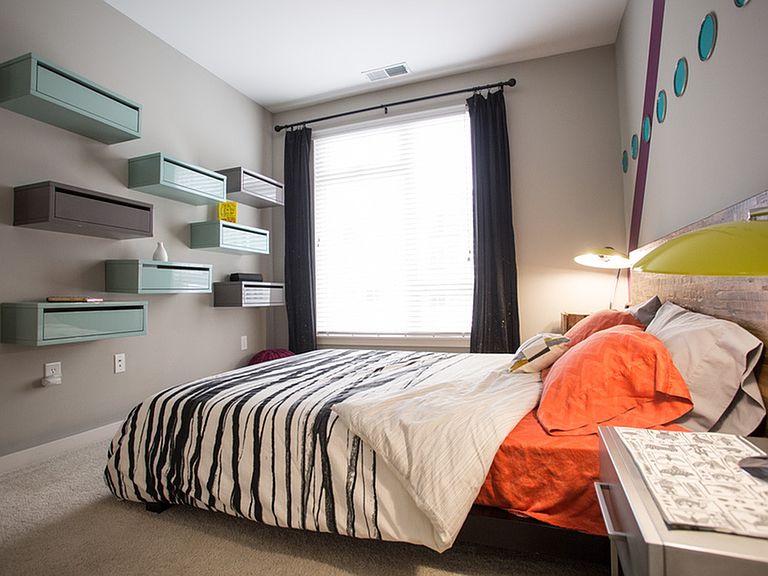 451 E Market St photo 3