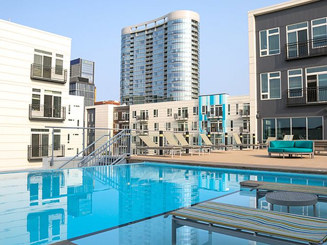 451 E Market St photo 7