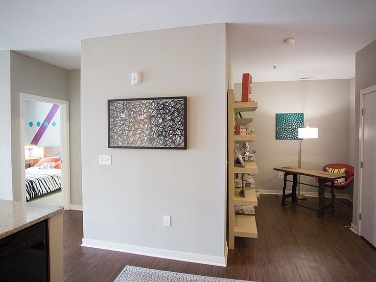 451 E Market St photo 8