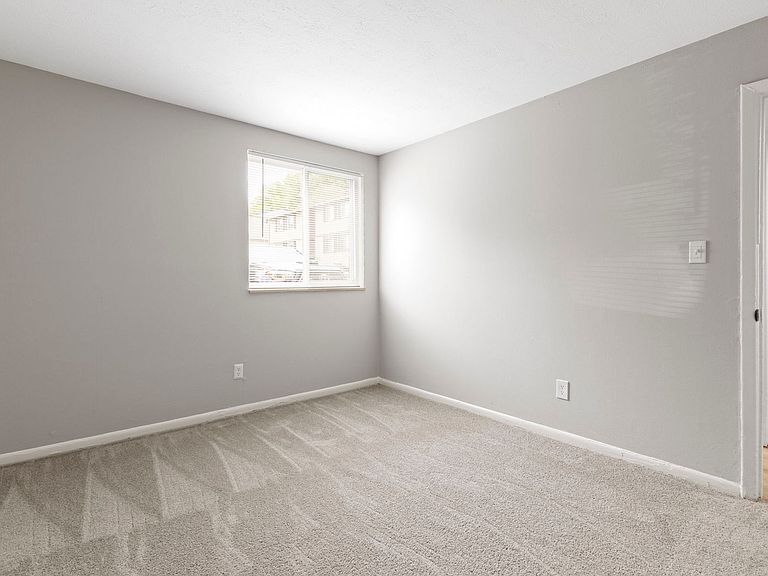 5500 Pleasant Hill Cir photo 3