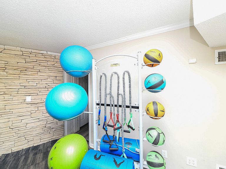 811 Antique Ct photo 7