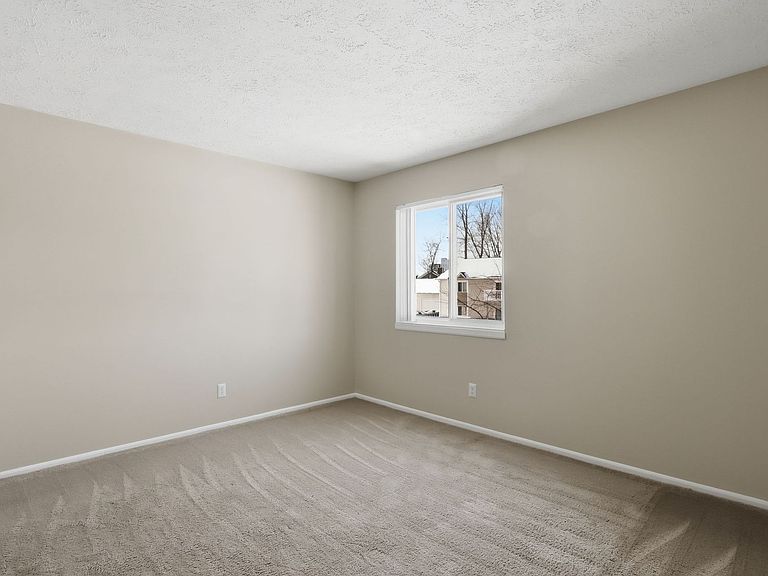 8444 Rothbury Dr photo 7