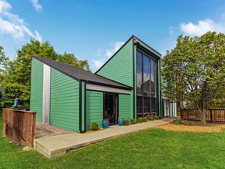 1451 E Southport Rd photo 5