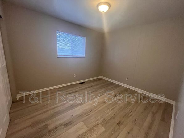 739 Temperance Ave photo 5