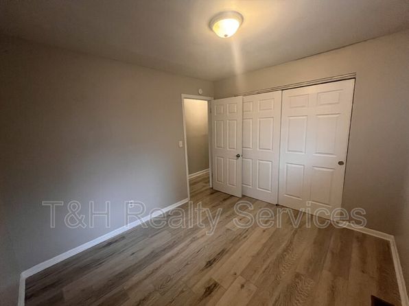 739 Temperance Ave photo 6