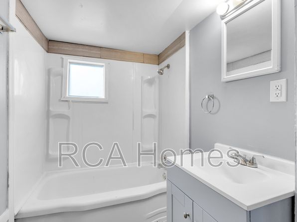 1358 N Gale St photo 5