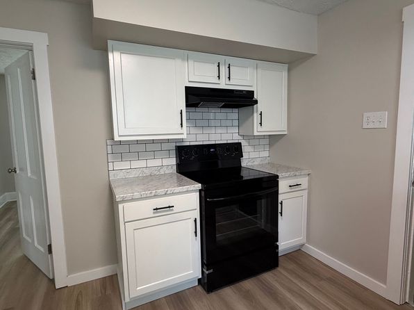 3106 S Vine St photo 8