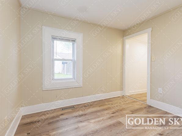 1704 W 15th St photo 2