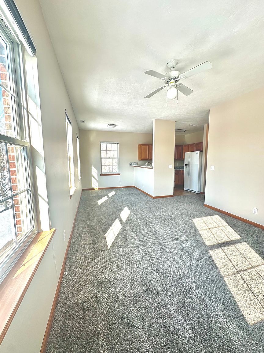 628 Walnut St #628C photo 5