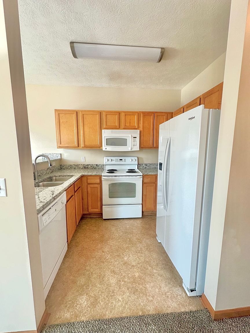 628 Walnut St #628C photo 6