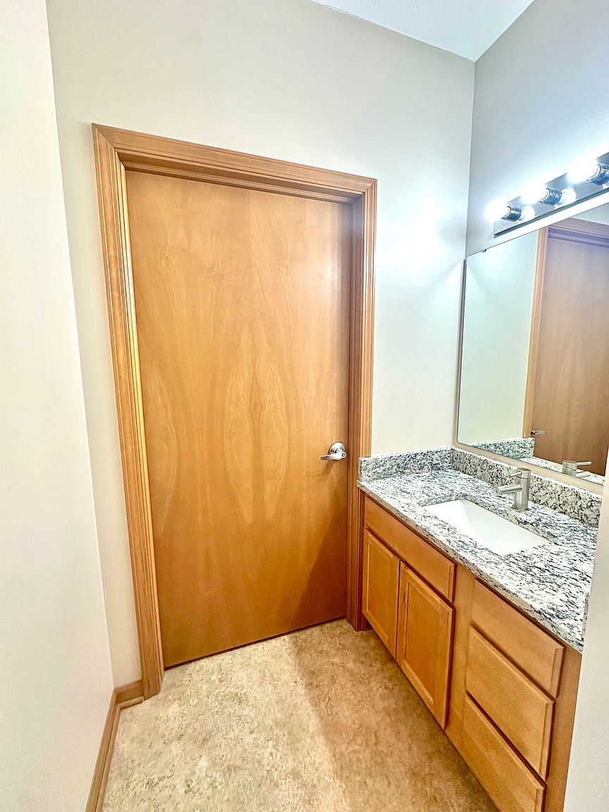 628 Walnut St #628C photo 7