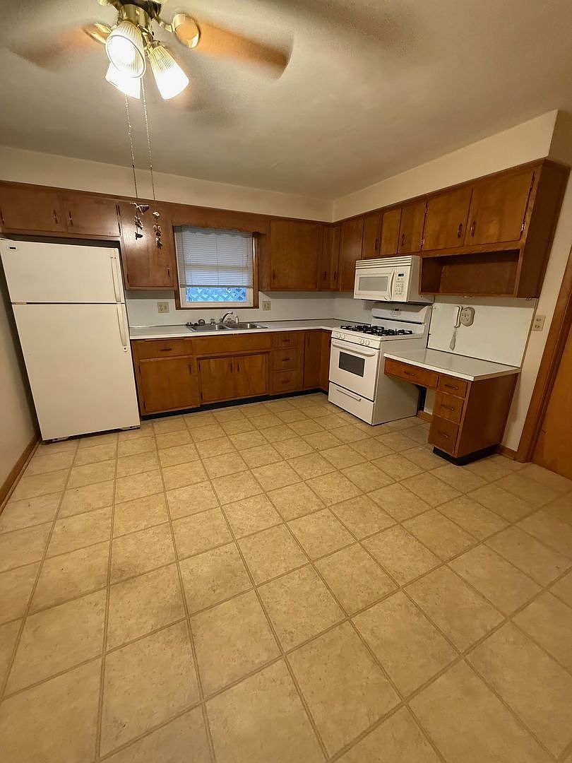 712 Mellen Dr photo 4