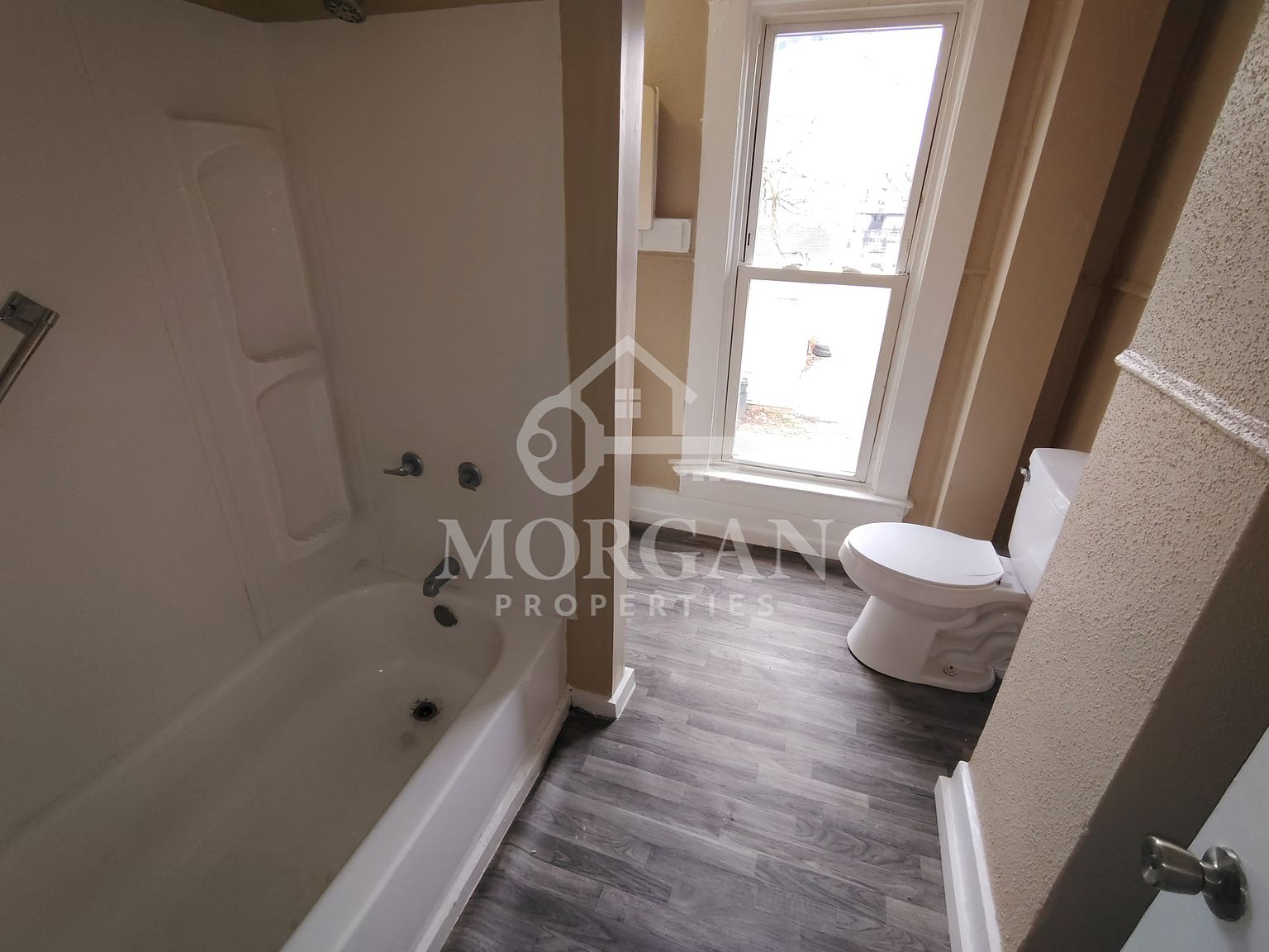 925 W 5th St #3 photo 3