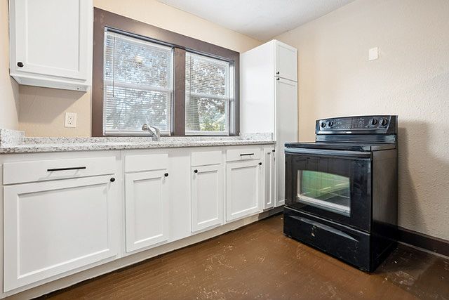 210 E 19th St #1-4 photo 4