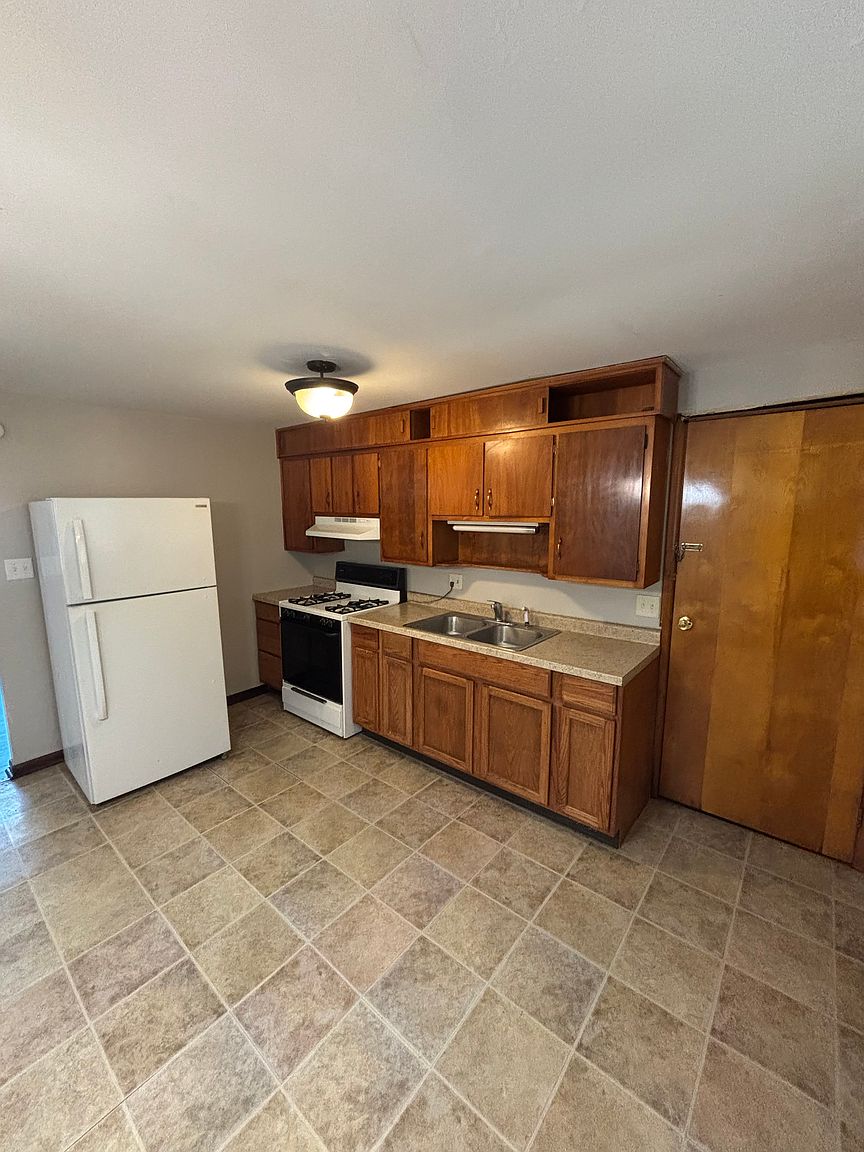 510 Alhambra Dr photo 6