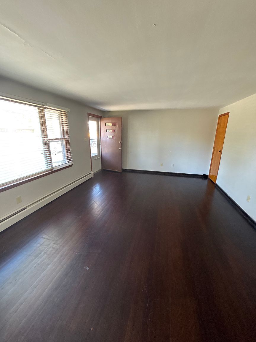 510 Alhambra Dr photo 8