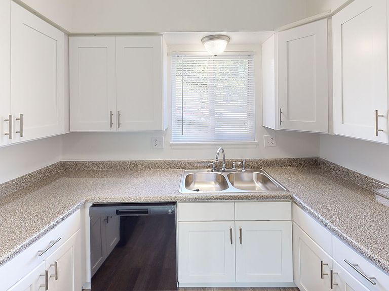 4325 S Madison Ave photo 2