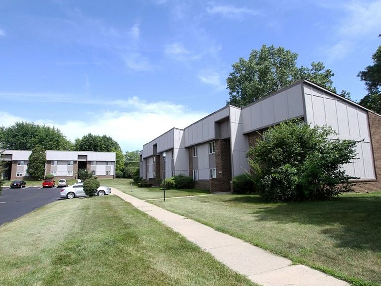 4325 S Madison Ave photo 7