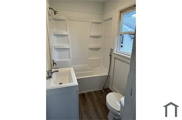 2407 Lincoln St #5 photo 5