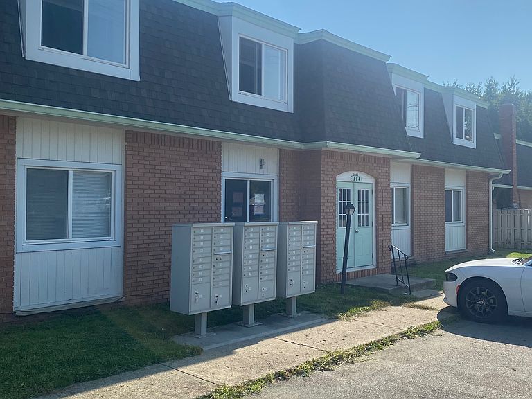 2505 E 10th St photo 3