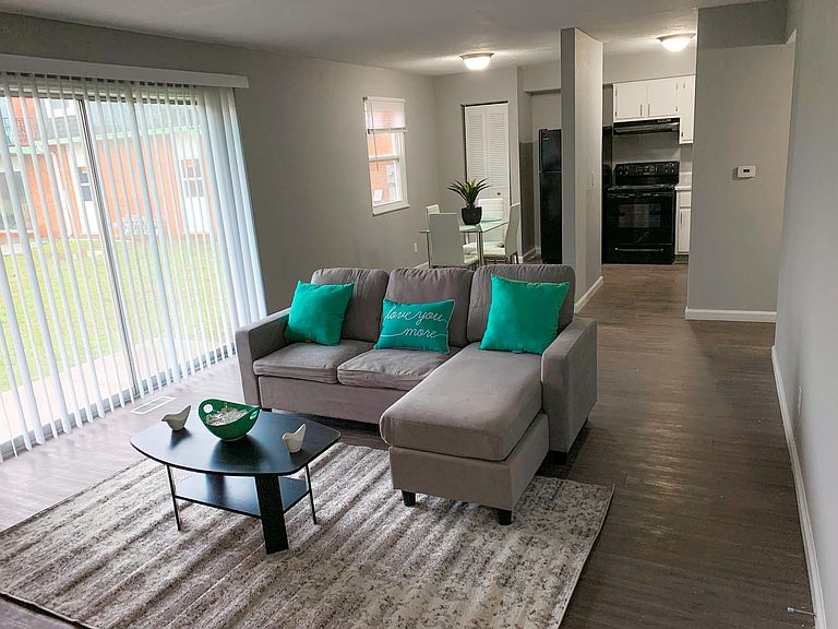 2505 E 10th St photo 6