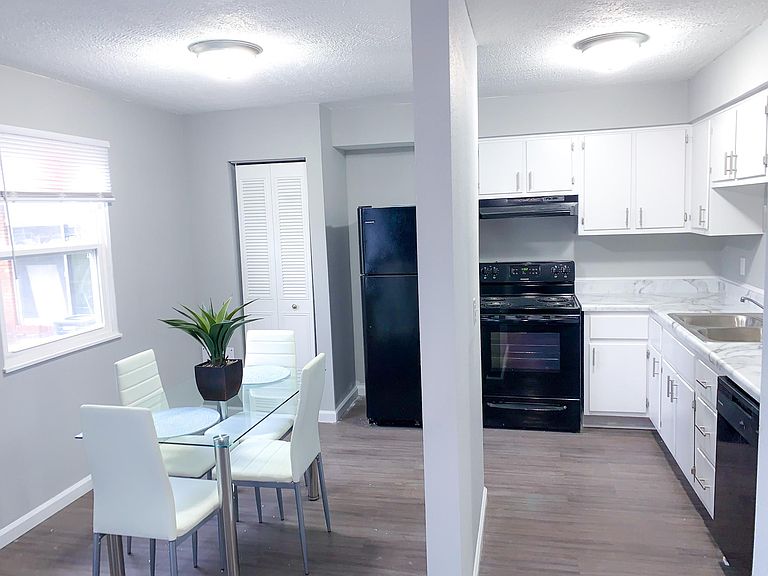 2505 E 10th St photo 7