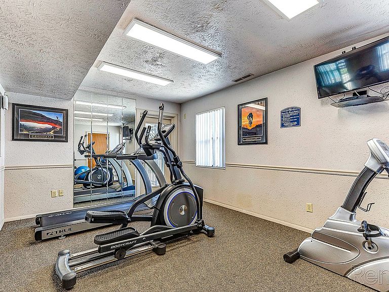 3334 S Dixon Rd photo 2