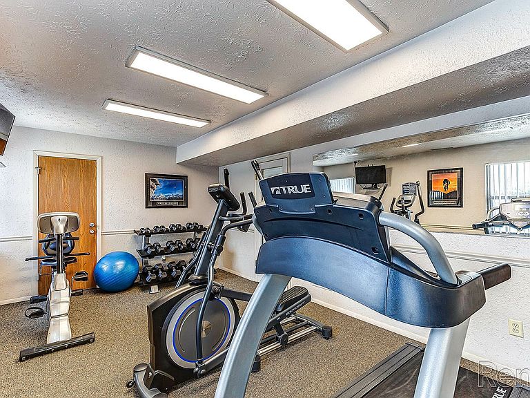 3334 S Dixon Rd photo 3