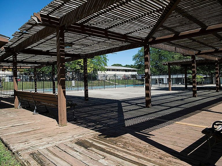 430 W Rainbow Cir photo 3