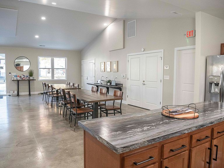 430 W Rainbow Cir photo 7