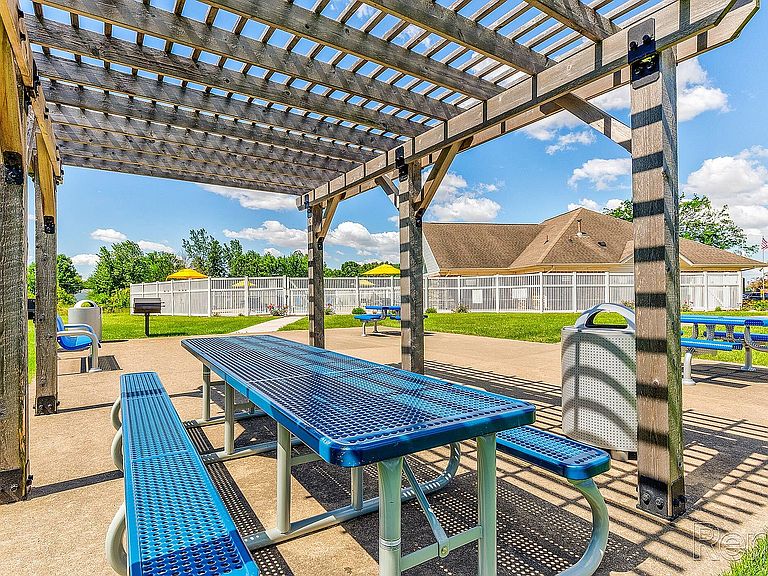 2864 Amberwood Pl photo 7