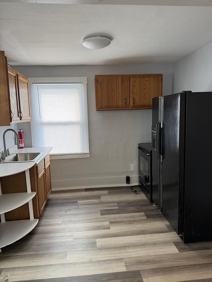 1501 E Markland Ave photo 6