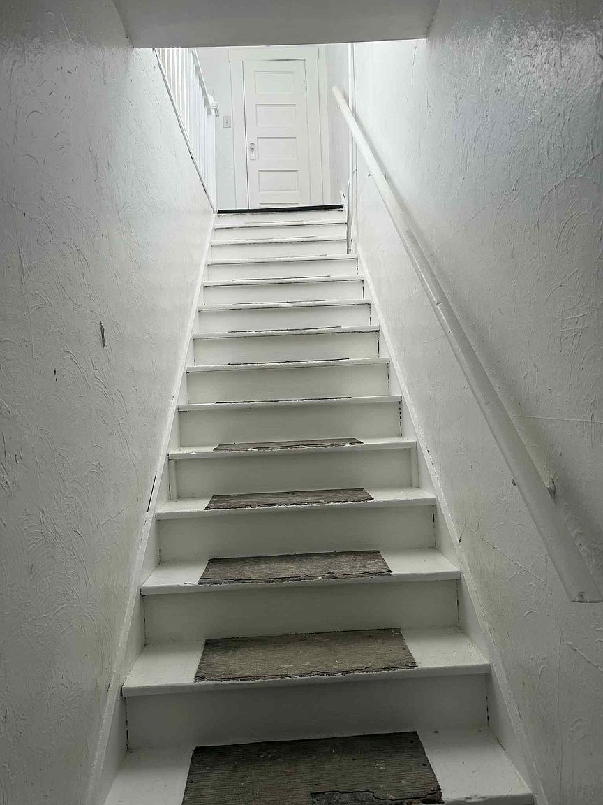 1501 E Markland Ave photo 8