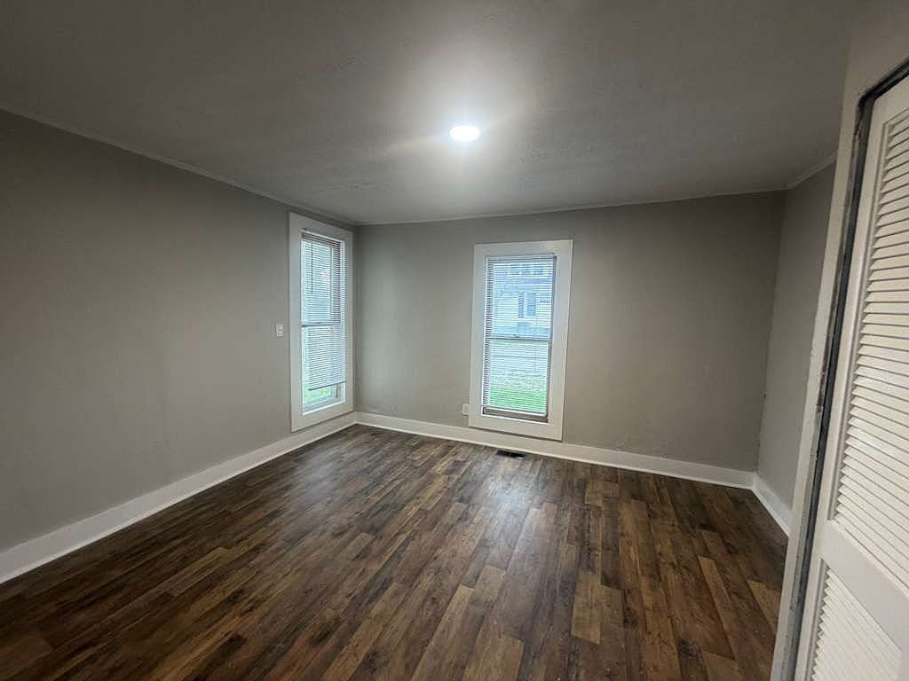 1043 S Bell St #1 photo 3