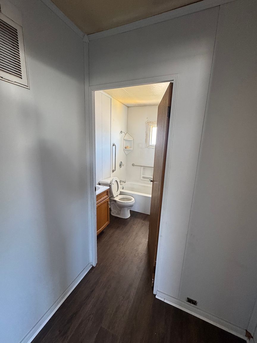 615 E 31st St #615 photo 5