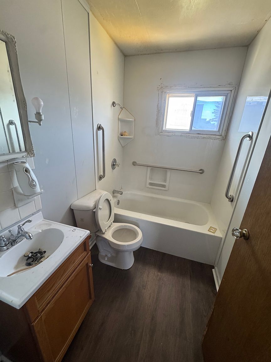 615 E 31st St #615 photo 6