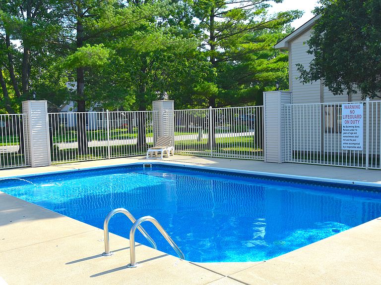 711 Boston Dr photo 3