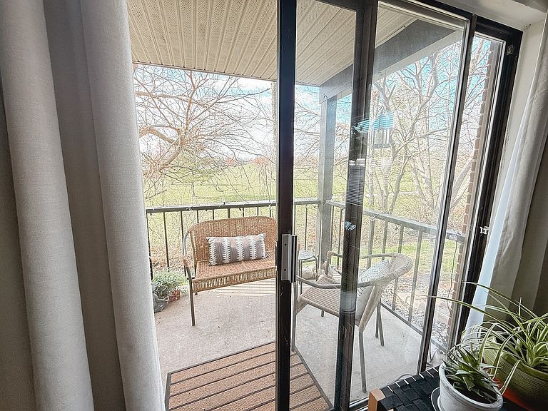 711 Boston Dr photo 5