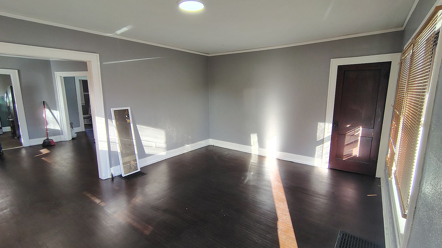 320 W Elm St #320 photo 3