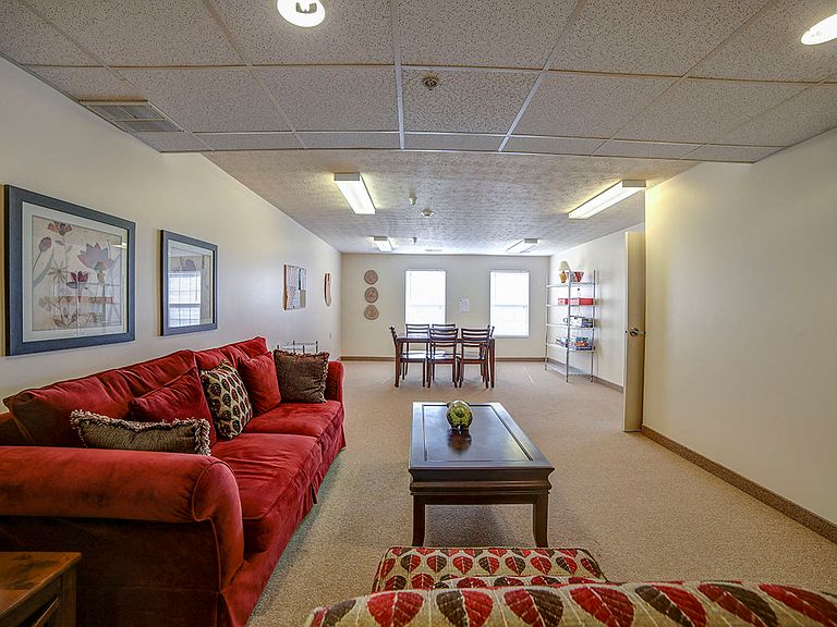 1534 E Dodge St photo 2